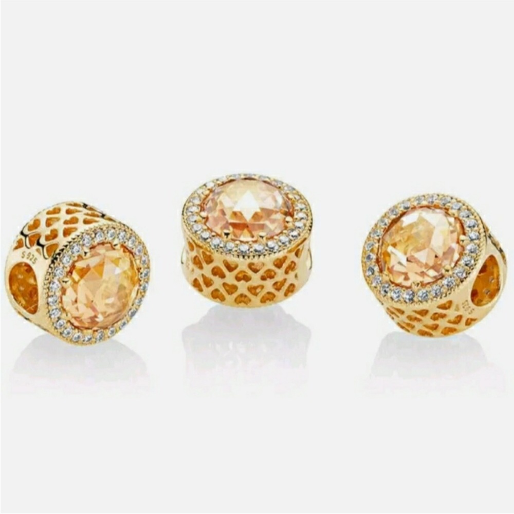 Pandora Shine Gold, radiant hearts charm. - Picture 3 of 8